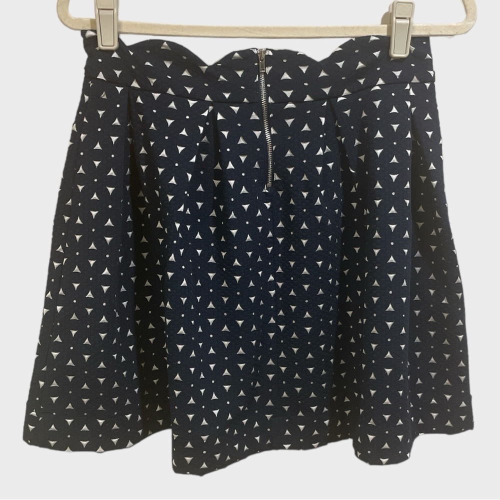 Francesca’s Ayla  Navy Triangle Scalloped Waist Skirt Size Large - Picture 8 of 13